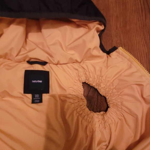 Baby Gap Blue and yellow 12-18 months Puffer vest. - Picture 2 of 10